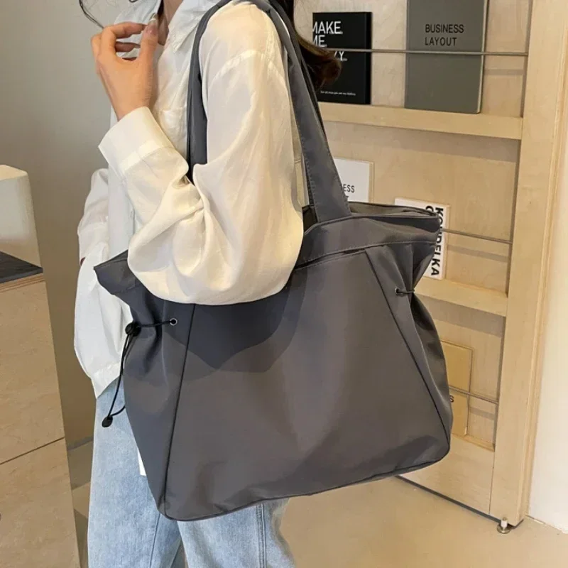 Women's Drawstring Travel Bag - Image 3